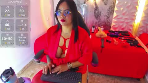Snapshot of luciana_ramirez__ chatting on 10-10-25, 10:42 luciana_ramirez__ online show from 10-10-25, 10:42
