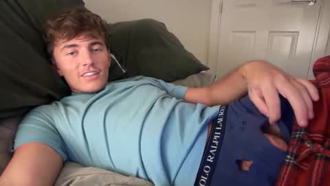 Snapshot of luciancrowe chatting on 10-16-25, 07:04 Lucian online show from 10-16-25, 07:04