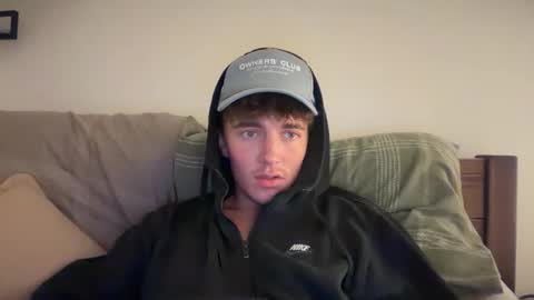 Snapshot of luciancrowe chatting on 11-03-25, 11:04 Lucian online show from 11-03-25, 11:04