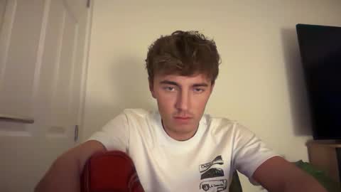 Snapshot of luciancrowe chatting on 11-07-25, 06:19 Lucian online show from 11-07-25, 06:19