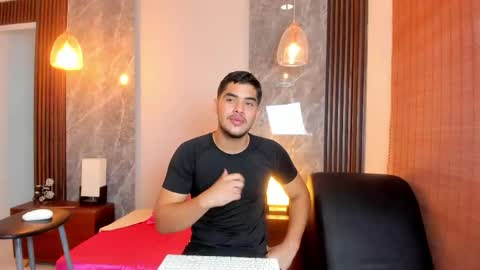 Snapshot of luciano_vitale_ chatting on 06-02-26, 01:13 Luciano online show from 06-02-26, 01:13