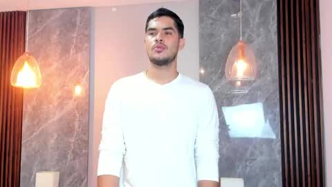 Snapshot of luciano_vitale_ chatting on 06-05-26, 12:00 Luciano online show from 06-05-26, 12:00