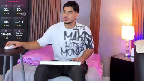 Snapshot of luciano_vitale_ chatting on 06-29-26, 12:38 Luciano online show from 06-29-26, 12:38