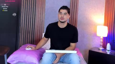 Snapshot of luciano_vitale_ chatting on 06-30-26, 12:06 Luciano online show from 06-30-26, 12:06