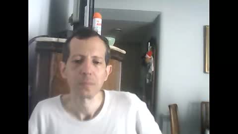 Snapshot of lucianoaxel chatting on 01-01-25, 04:29 Luciano online show from 01-01-25, 04:29