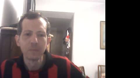 Snapshot of lucianoaxel chatting on 01-02-25, 12:55 Luciano online show from 01-02-25, 12:55