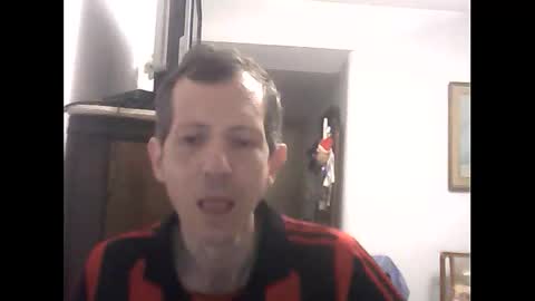 Snapshot of lucianoaxel chatting on 01-03-25, 01:59 Luciano online show from 01-03-25, 01:59