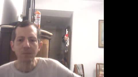 Snapshot of lucianoaxel chatting on 01-04-25, 12:37 Luciano online show from 01-04-25, 12:37