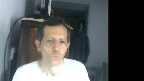 Snapshot of lucianoaxel chatting on 02-19-25, 05:27 Luciano online show from 02-19-25, 05:27
