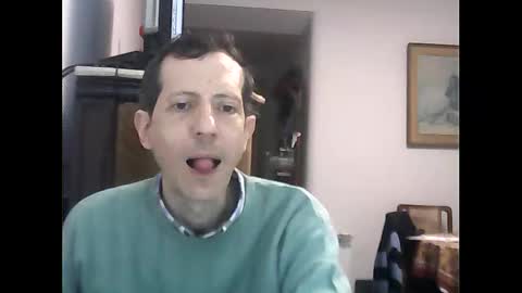 Snapshot of lucianoaxel chatting on 09-18-25, 01:40 Luciano online show from 09-18-25, 01:40