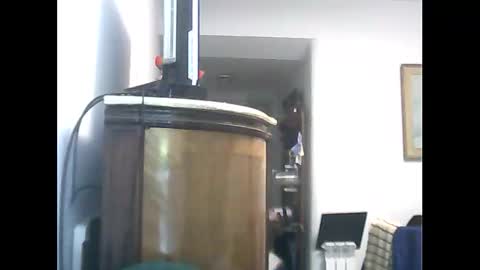 Snapshot of lucianoaxel chatting on 10-05-25, 01:04 Luciano online show from 10-05-25, 01:04