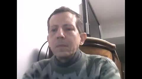 Snapshot of lucianoaxel chatting on 10-27-25, 09:41 Luciano online show from 10-27-25, 09:41