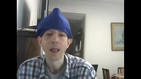 Snapshot of lucianoaxel chatting on 11-04-25, 01:32 Luciano online show from 11-04-25, 01:32