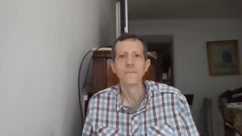 Snapshot of lucianoaxel chatting on 11-14-25, 07:01 Luciano online show from 11-14-25, 07:01