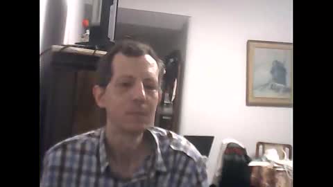 Snapshot of lucianoaxel chatting on 12-04-25, 10:51 Luciano online show from 12-04-25, 10:51