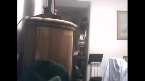 Snapshot of lucianoaxel chatting on 01-05-26, 11:52 Luciano online show from 01-05-26, 11:52