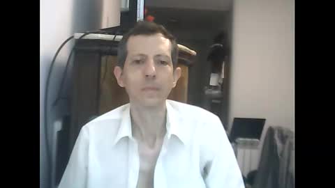 Snapshot of lucianoaxel chatting on 02-03-26, 12:53 Luciano online show from 02-03-26, 12:53