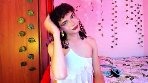 Snapshot of lucianromeo17 chatting on 09-18-25, 09:28 Lucy or Lucian 3 Come to my social Links3 online show from 09-18-25, 09:28