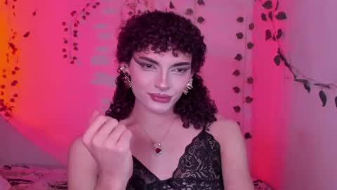 Snapshot of lucianromeo17 chatting on 07-12-26, 03:25 Lucy or Lucian 3 Come to my social Links3 online show from 07-12-26, 03:25
