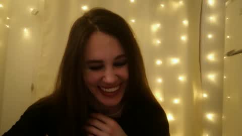 Snapshot of luciemack chatting on 03-03-26, 07:42 LucieMack online show from 03-03-26, 07:42