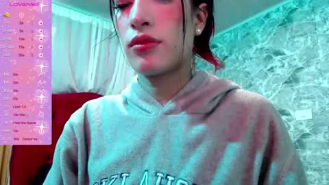 Snapshot of lucii_19 chatting on 02-17-25, 02:26 Lucia online show from 02-17-25, 02:26