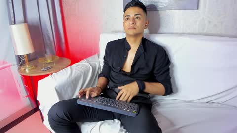 Snapshot of lucii_fer_ chatting on 01-20-25, 02:14 Leo online show from 01-20-25, 02:14