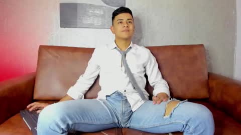 Snapshot of lucii_fer_ chatting on 01-25-25, 02:03 Leo online show from 01-25-25, 02:03