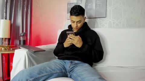 Snapshot of lucii_fer_ chatting on 02-09-25, 11:47 Leo online show from 02-09-25, 11:47