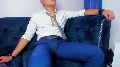 Snapshot of lucii_fer_ chatting on 02-14-25, 05:46 Leo online show from 02-14-25, 05:46