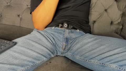 Snapshot of lucii_fer_ chatting on 02-17-25, 02:26 Leo online show from 02-17-25, 02:26