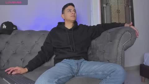 Snapshot of lucii_fer_ chatting on 02-19-25, 11:06 Leo online show from 02-19-25, 11:06
