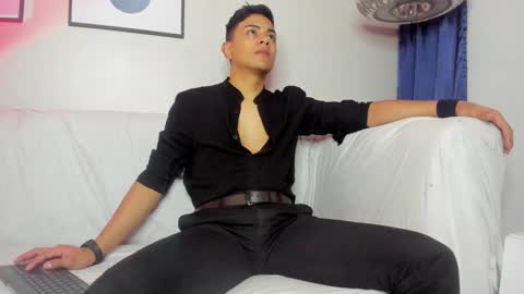 Snapshot of lucii_fer_ chatting on 03-05-25, 11:28 Leo online show from 03-05-25, 11:28