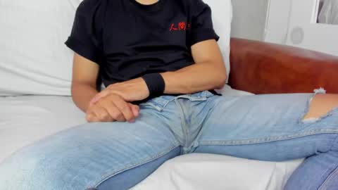 Snapshot of lucii_fer_ chatting on 03-06-25, 02:29 Leo online show from 03-06-25, 02:29