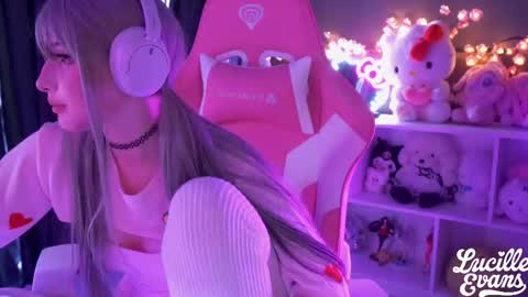 Lucy UwU online show from 04-30-26, 03:35