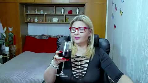 Lucille Fenly online show from 03-15-26, 07:31