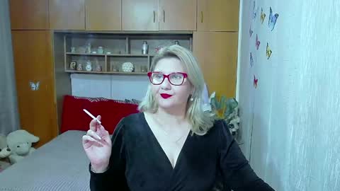 Snapshot of lucillefenlys chatting on 05-18-26, 07:09 Lucille Fenly online show from 05-18-26, 07:09