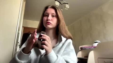 Snapshot of lucindascercy chatting on 04-14-26, 06:08 Maya online show from 04-14-26, 06:08