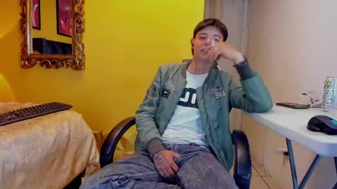 Snapshot of luckk_ chatting on 06-08-26, 01:39 luckk_ online show from 06-08-26, 01:39