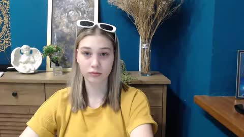 Grace online show from 05-06-26, 01:49