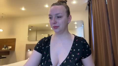 lucky_foryou_baby online show from 04-20-26, 09:56