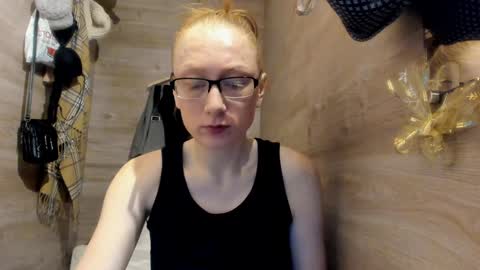 lucky_licky20 online show from 12-23-24, 04:01