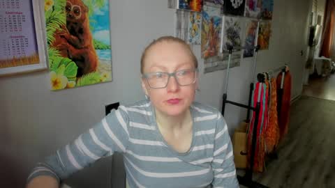 lucky_licky20 online show from 04-10-26, 01:55