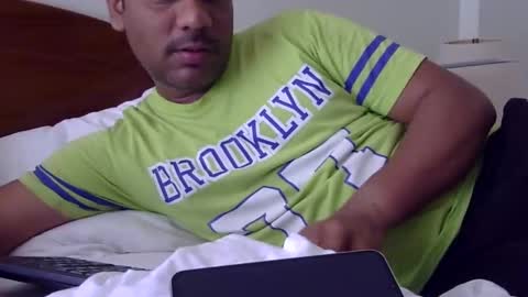 Snapshot of luckyfinalone chatting on 09-28-25, 04:34 luckyfinalone online show from 09-28-25, 04:34