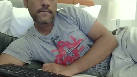 Snapshot of luckyfinalone chatting on 10-01-25, 05:41 luckyfinalone online show from 10-01-25, 05:41