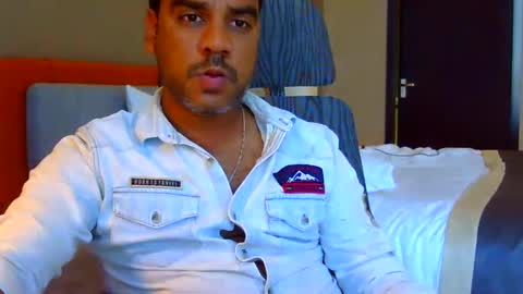 Snapshot of luckyfinalone chatting on 10-02-25, 04:25 luckyfinalone online show from 10-02-25, 04:25