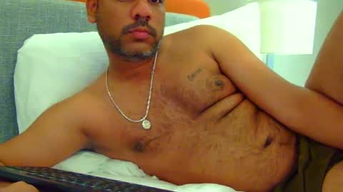 Snapshot of luckyfinalone chatting on 10-04-25, 12:30 luckyfinalone online show from 10-04-25, 12:30