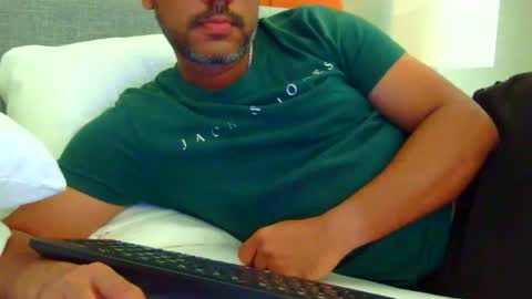 Snapshot of luckyfinalone chatting on 10-05-25, 09:18 luckyfinalone online show from 10-05-25, 09:18