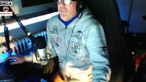 Snapshot of luckyfreak1 chatting on 01-01-25, 05:54 call me Stefan online show from 01-01-25, 05:54