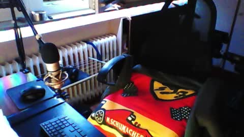 Snapshot of luckyfreak1 chatting on 09-27-25, 05:45 call me Stefan online show from 09-27-25, 05:45