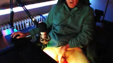 Snapshot of luckyfreak1 chatting on 10-10-25, 05:45 call me Stefan online show from 10-10-25, 05:45